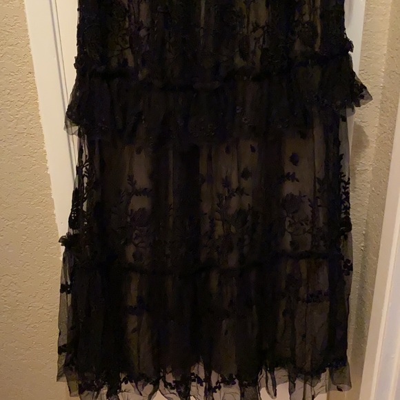 - Needle and thread dress - Picture 4 of 7